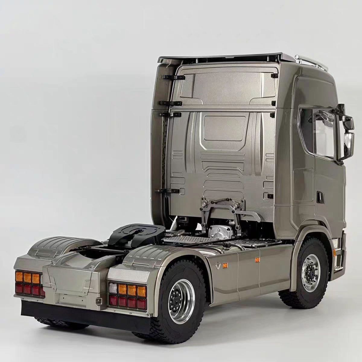 MD 1/14 RC 4x4 Tractor Truck 770S Base Taupe Rear Side View, European Simulated Tail Lamp Assembly