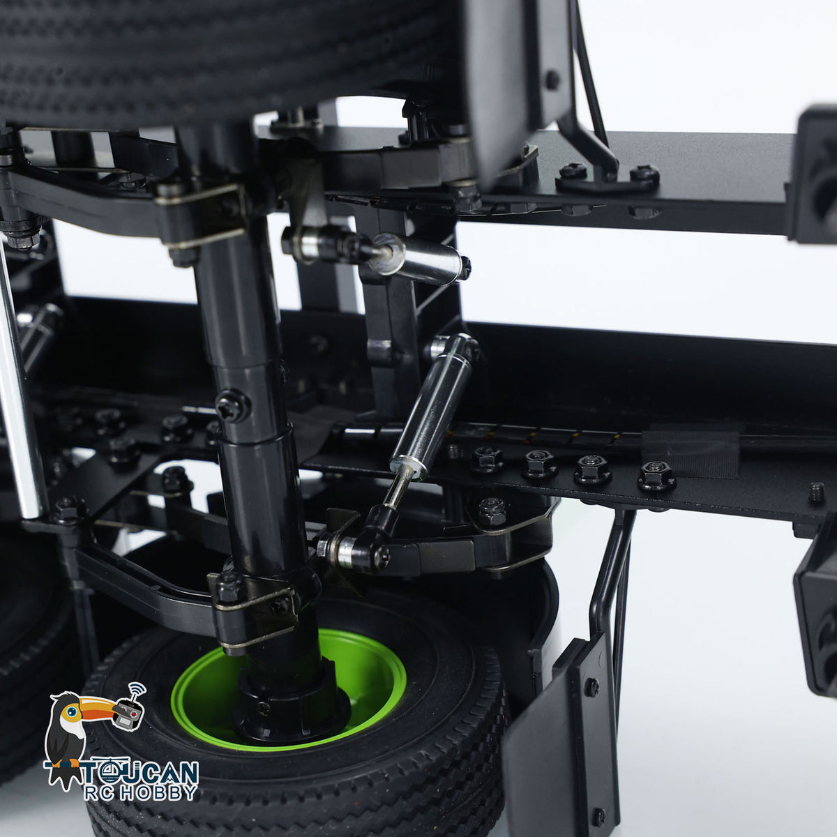 MD 1/14 RC 6x6 Tractor Truck 770S Rear Axle Close-Up, CNC Metal Axle, Differential Lock & Suspension Assembly