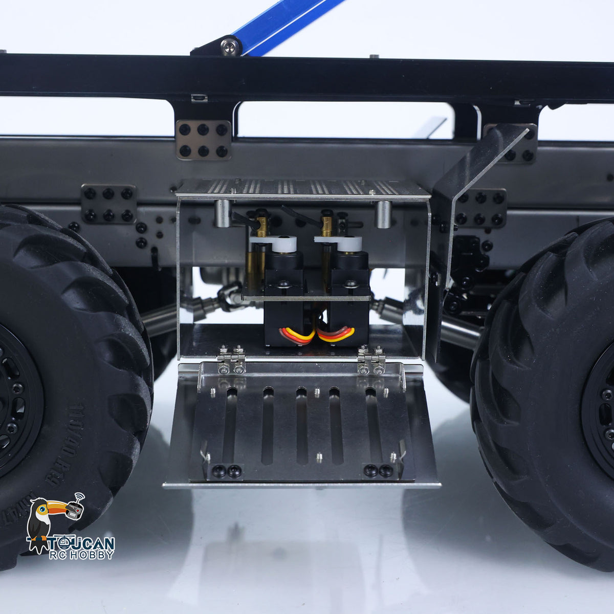 MD 1/14 RC 8X8 Flatbed Truck Chassis Frame Closeup, Full Metal Chassis & Power Transmission