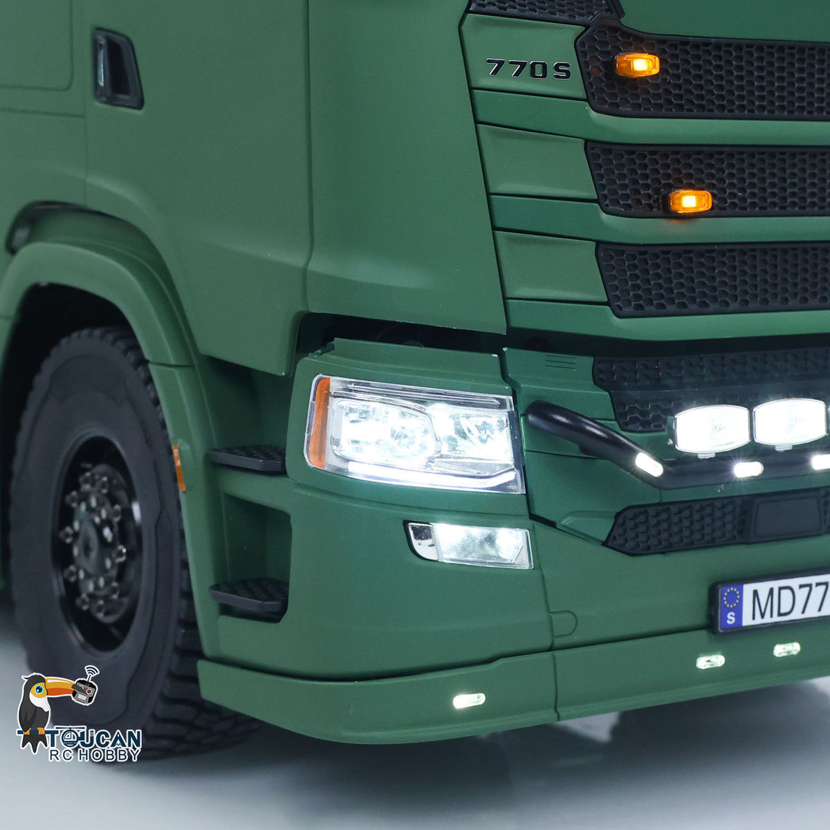 MD 1/14 RC 8x8 Metal Tractor Truck Front Headlight Close-Up,Functional LED Lights On Simulation Cab