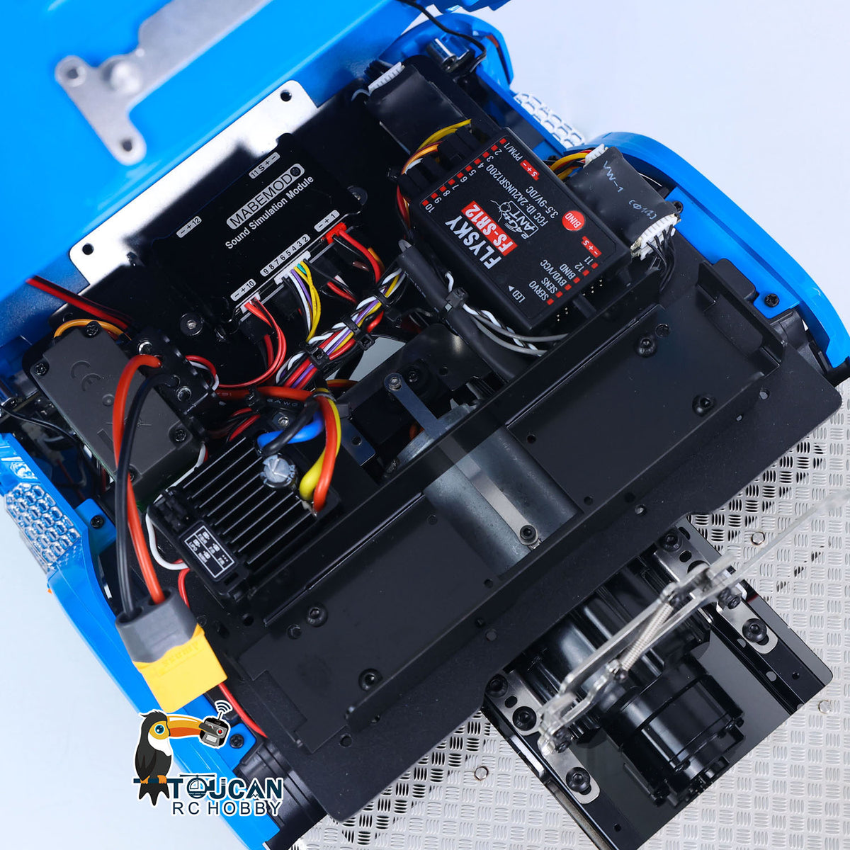 MD 1/14 RC 8x8 Tractor Truck 770S Blue Chassis Electronic Assembly Close-Up,2-speed Gearbox Structure