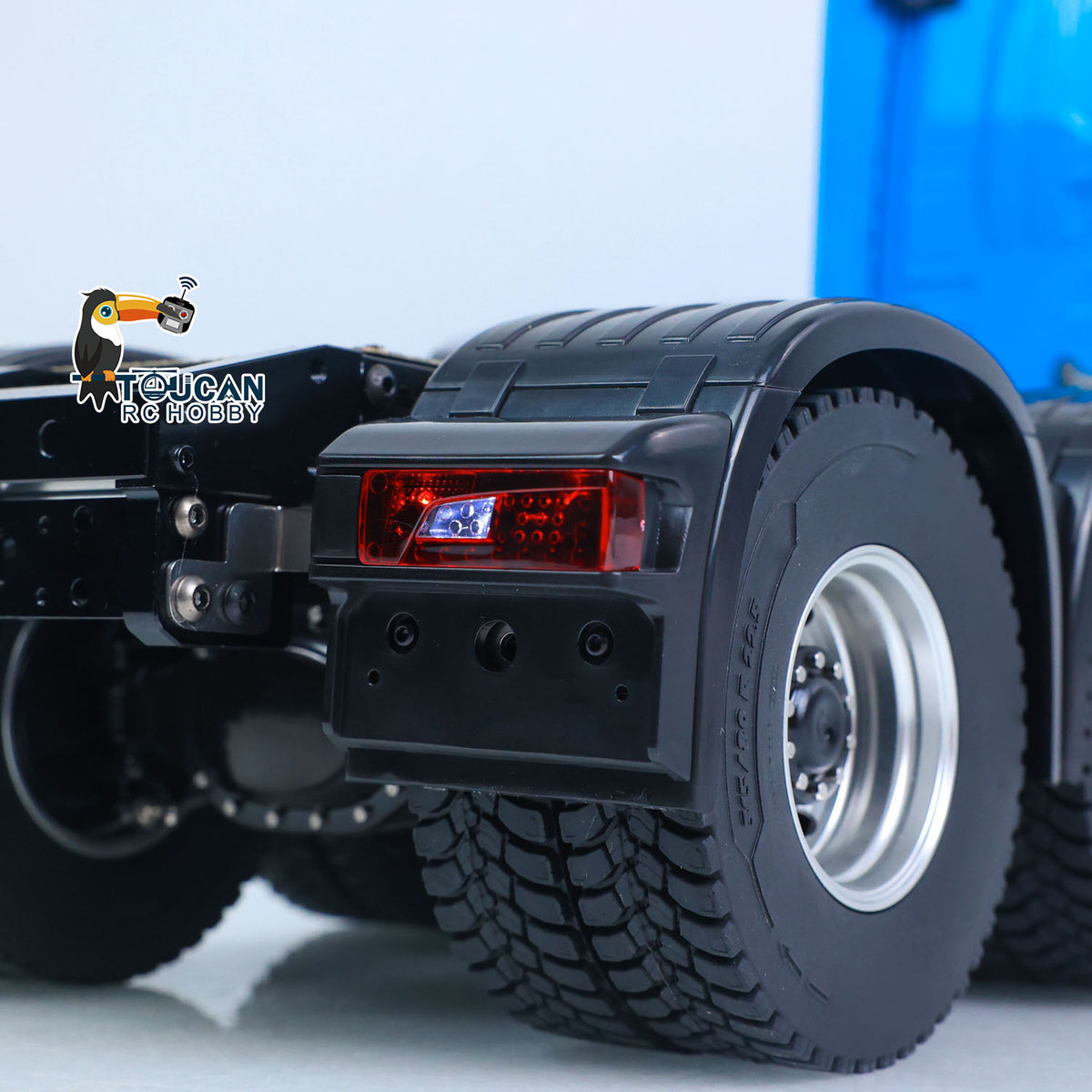 MD 1/14 RC 8x8 Tractor Truck 770S Blue Rear Taillight & Fender Close-Up,Functional Tail Lamp Simulation