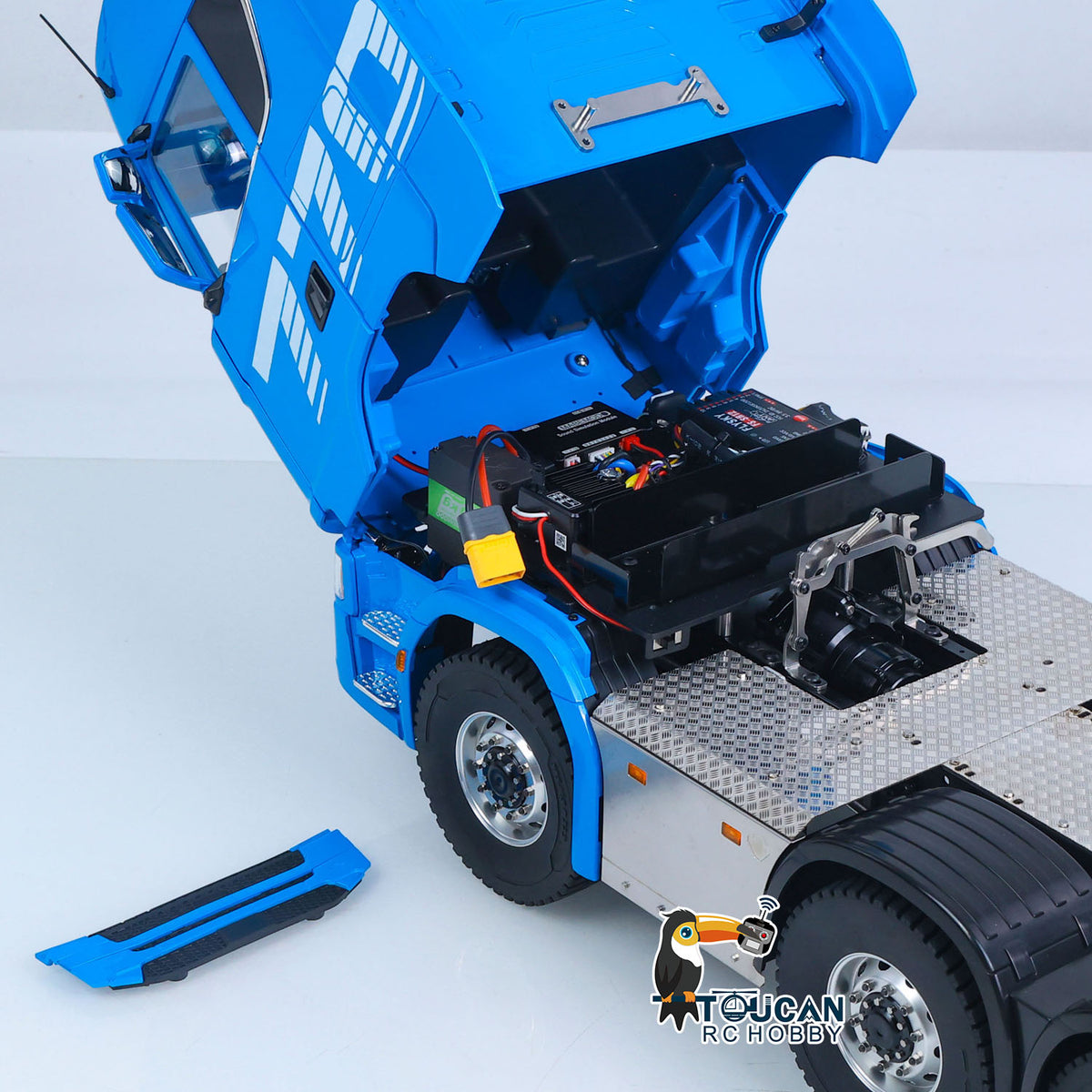 MD 1/14 RC 8x8 Tractor Truck 770S Blue Tilt Cab Electronic Components View,Pre-installed ESC Servo Motor