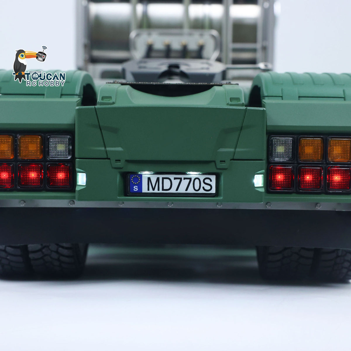 MD 1/14 RC 8x8 Metal Tractor Truck Rear Taillight & License Plate Close-Up,Simulation Tail Light Details