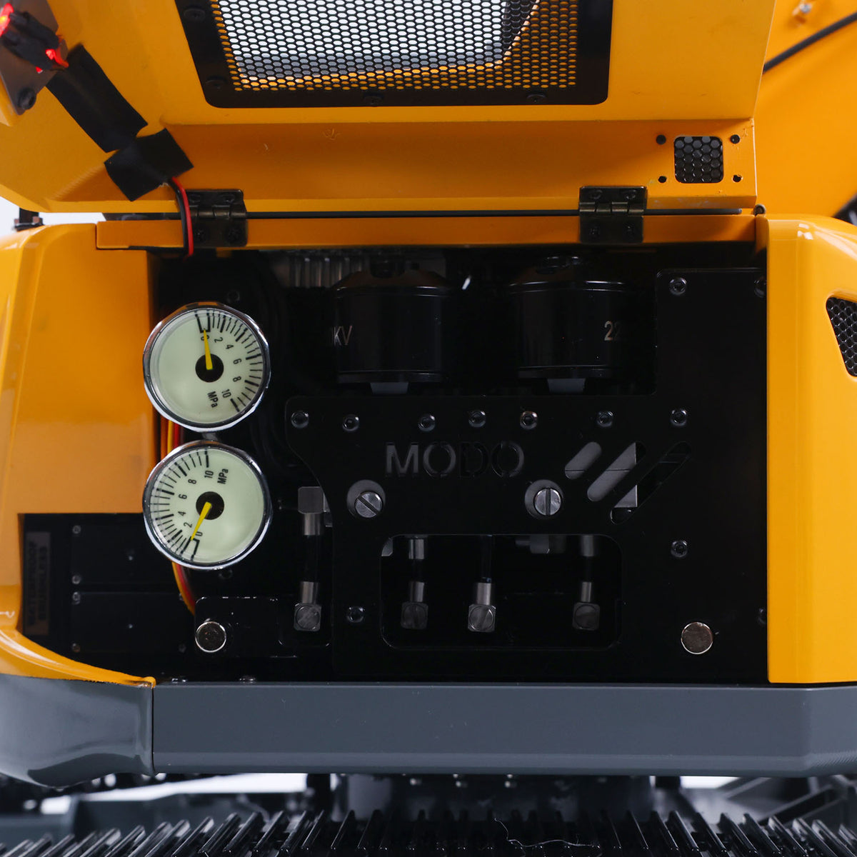 MD 1/14 RC Hydraulic Excavator LR926 Hydraulic Gauge Closeup, Dual Pressure Gauges, Hydraulic Control Assembly