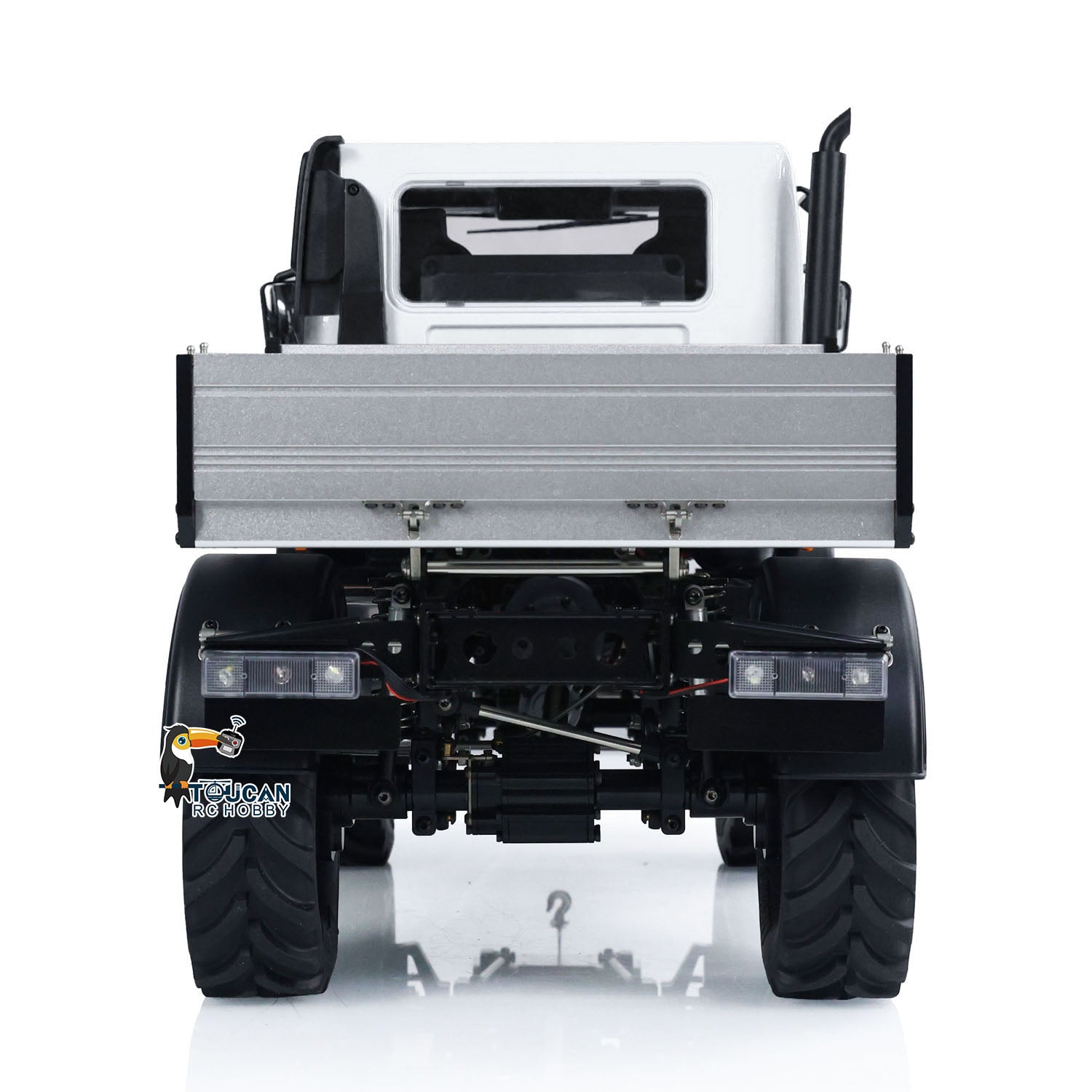 MD U423 1/10 4x4 RC crawler rear view