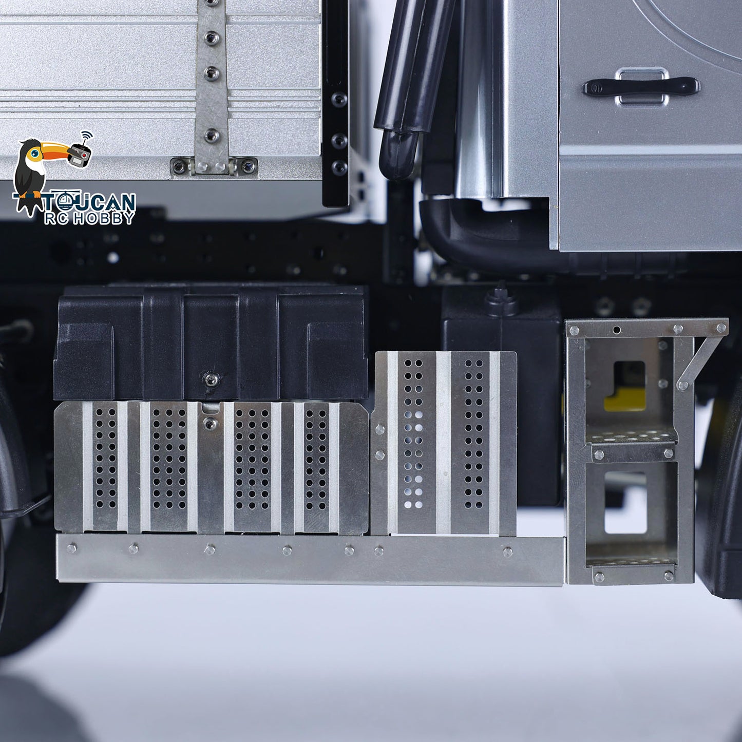 MD U423 1/10 4x4 RC crawler side body detail