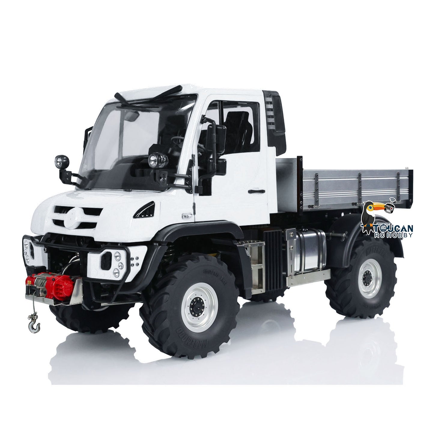 MD U423 1/10 4x4 RC crawler white front left view