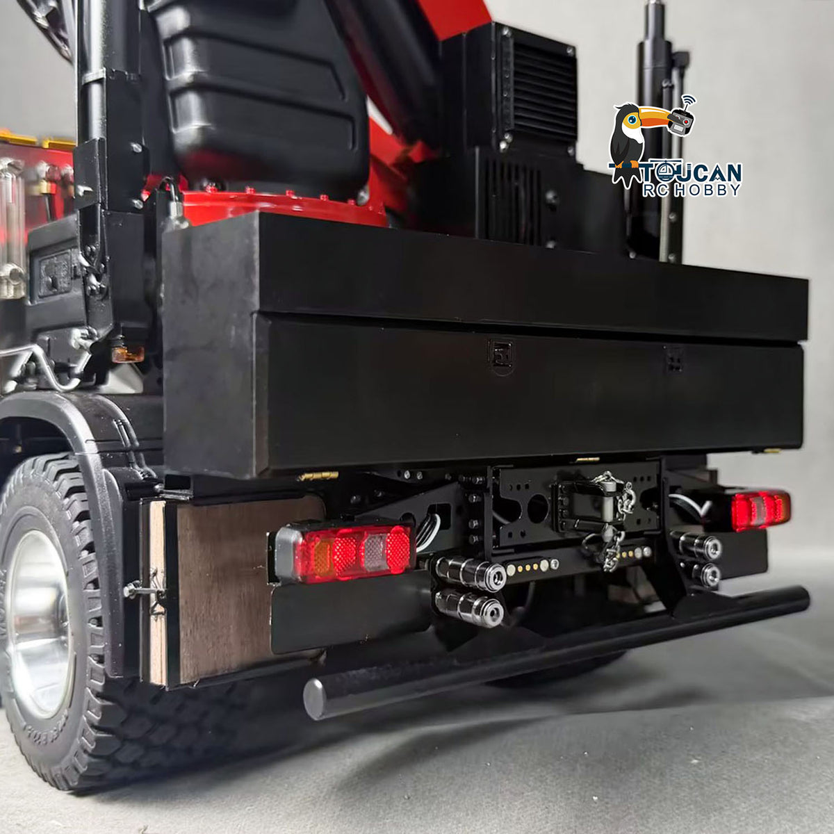 1/14 Metal 8X8 RC Hydraulic Crane Truck Remote Control Lorry with Extension Jib Electric Winch Removable Cargo Bed 3 Speed Diff Lock