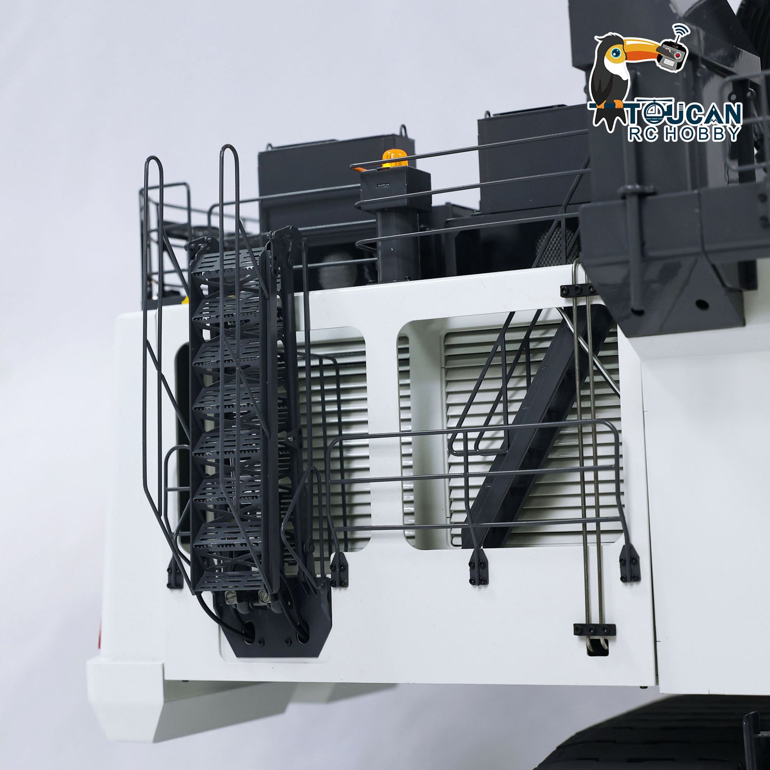 SFROG 996 1/20 RC Hydraulic Excavator Rear Grille Close‑Up, Rear Access Ladder And Safety Guard Structure