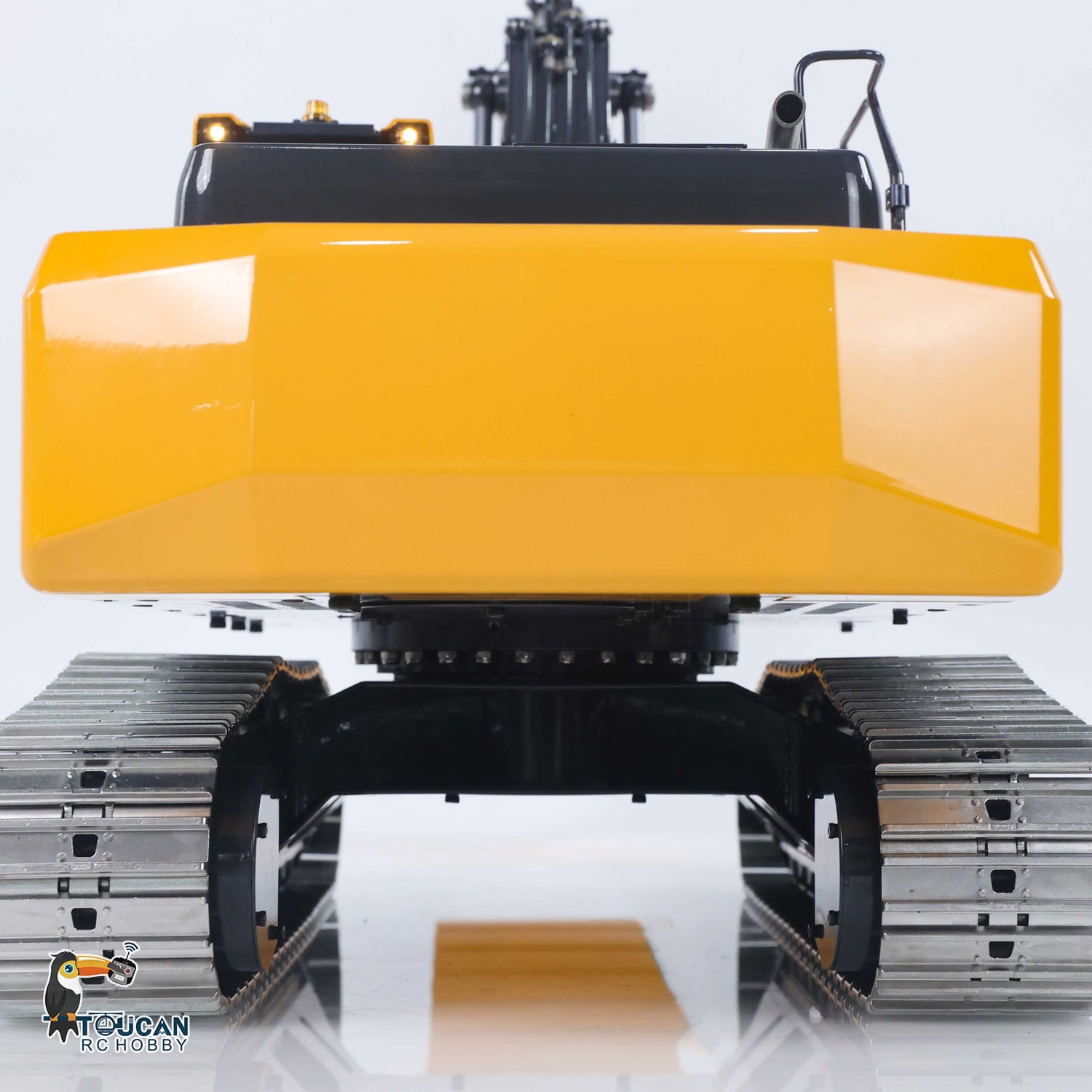 Super Frog E400 RC Excavator Rear View Counterweight and Engine Structure Detail
