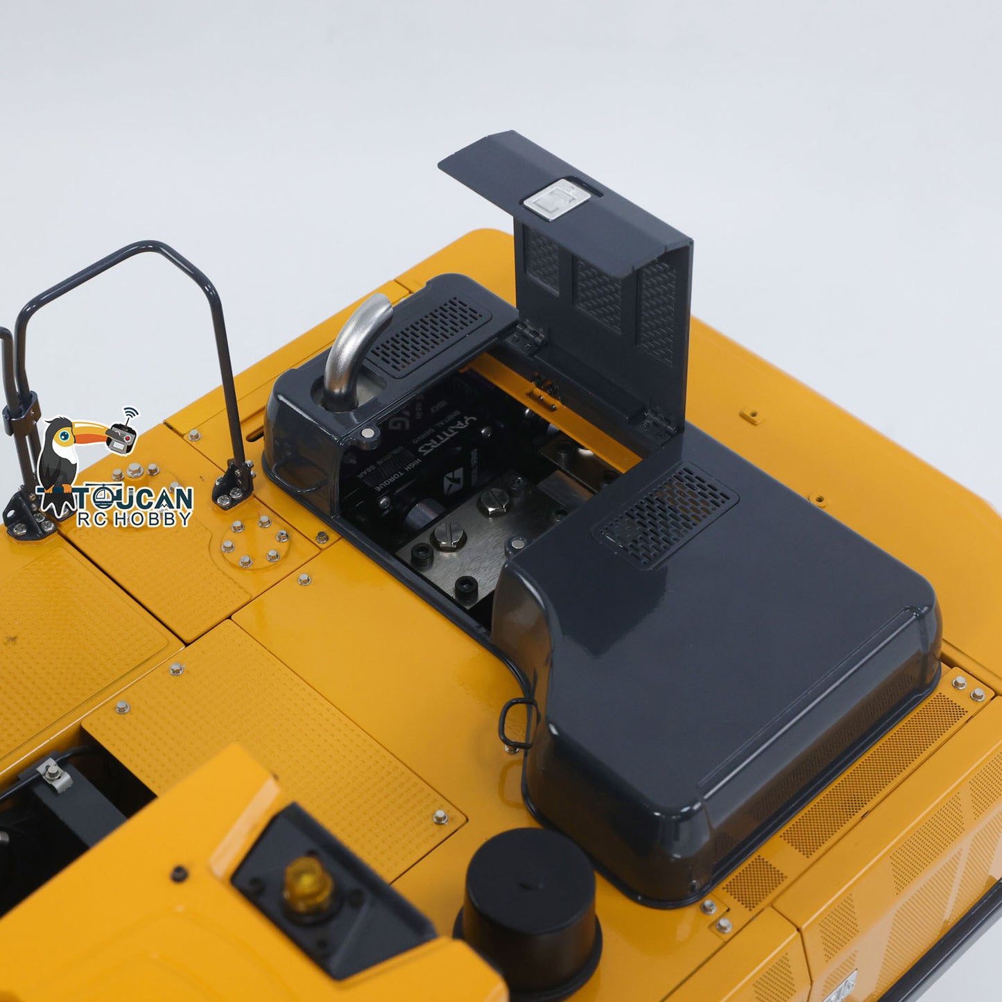superfrog E400 RC Excavator Battery Compartment Rear Sliding Cover Design Detail