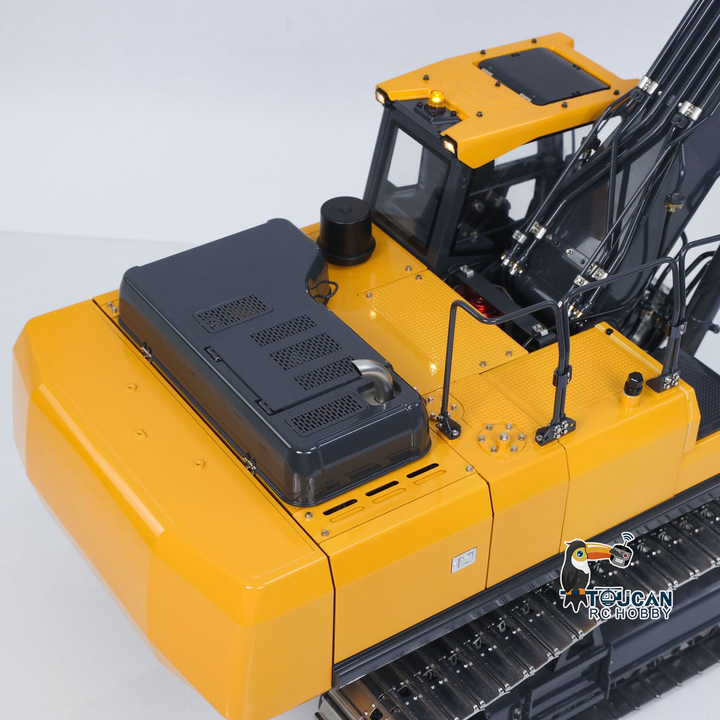superfrog E400 RC Excavator Rear Counterweight Sliding Design Detail for Battery Access