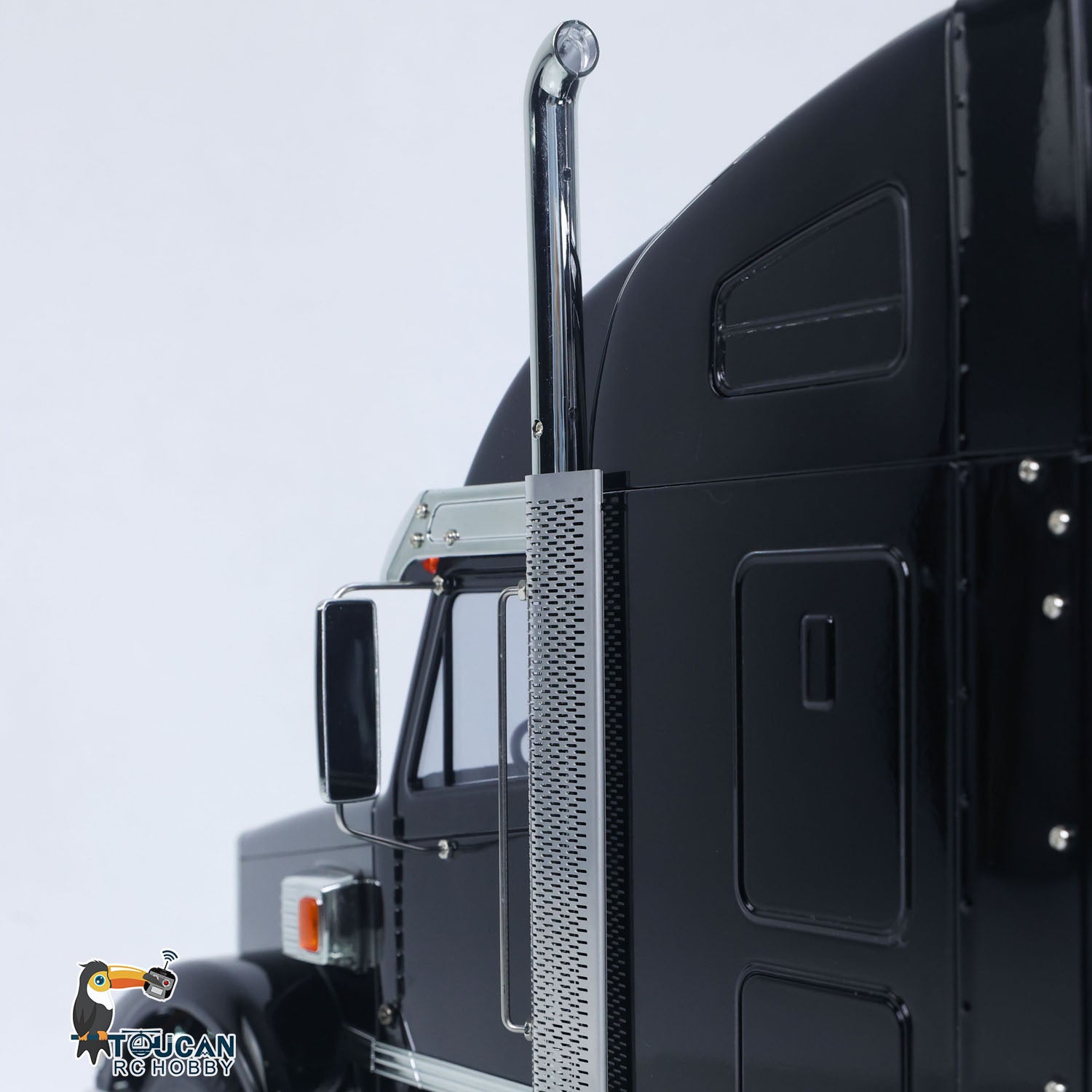 TOUCAN 1/14 RC Black Knight 56314 Tractor Truck Cab Rear Side Close‑Up, Exhaust Pillar And Simulated Sheet‑Metal Body Panel Details