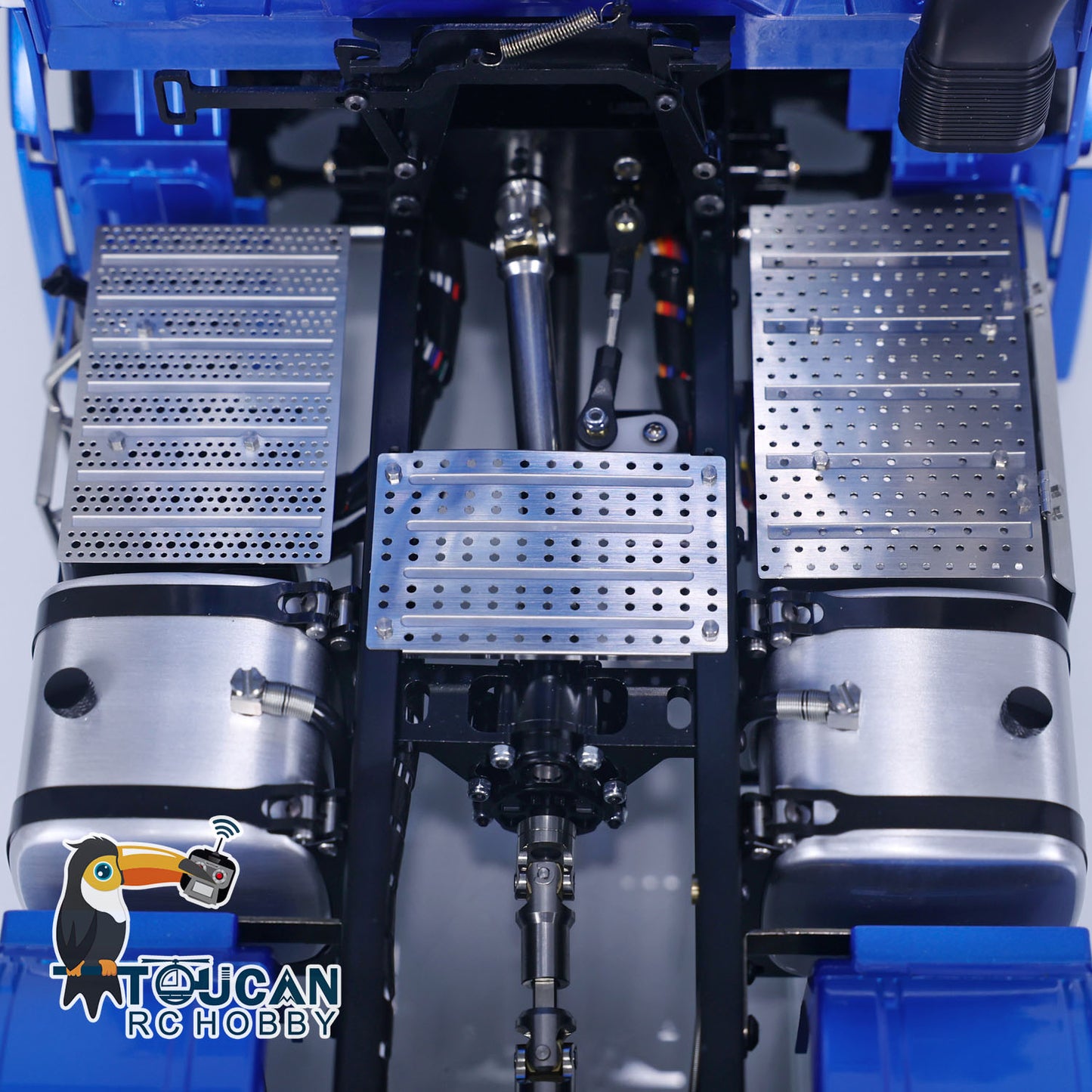 TOUCAN 1/14 6x6 metal RC truck drive shaft detail