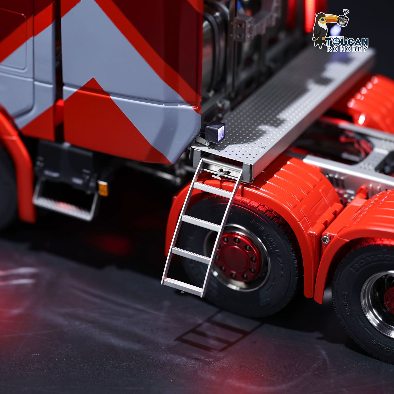 Toucan 1/14 770S 8x8 metal chassis RC tractor truck side ladder