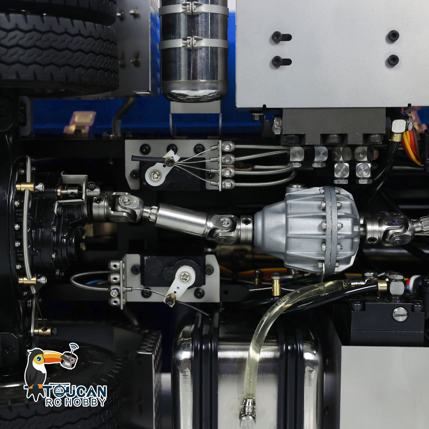 Toucan 1/14 RC 8x8 Roll-Off Dump Truck SC-G88 3-Speed Gearbox and Hydraulic Valve Assembly Close-up RC 8x8 Tipper Truck Mechanical Detail