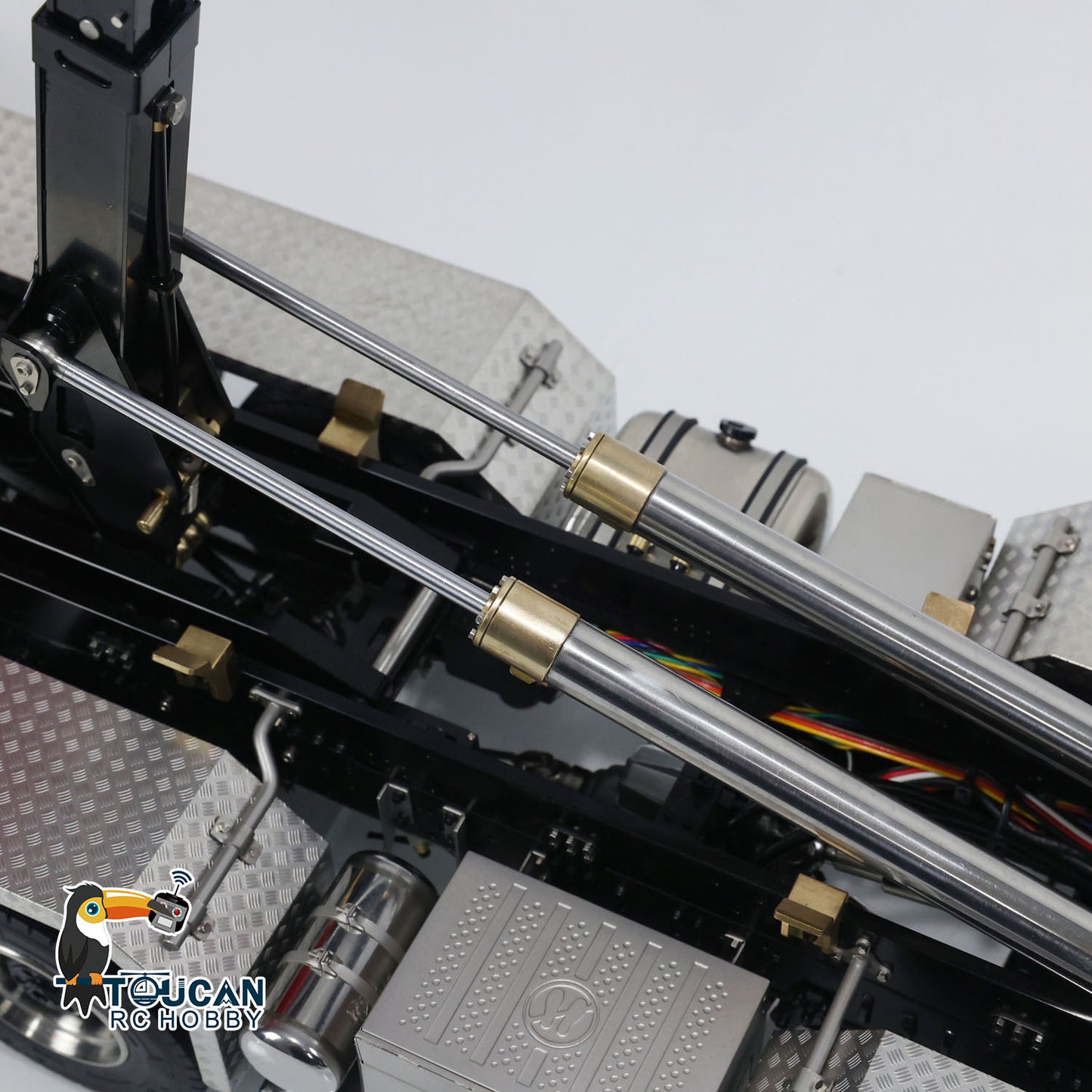 Toucan 1/14 RC 8x8 Roll-Off Dump Truck SC-G88 Chassis Hydraulic Lifting Pipeline Mechanism Close-up 3-Speed Gearbox RC Truck Component