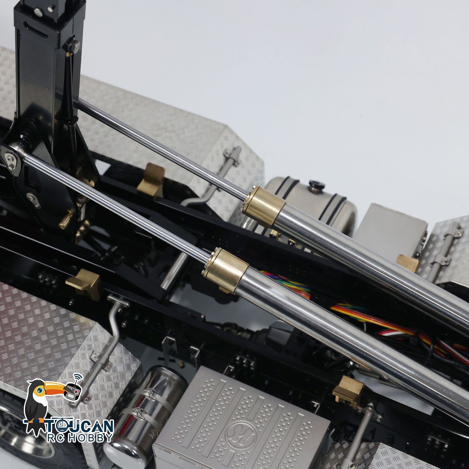 Toucan 1/14 RC 8x8 Roll-Off Dump Truck SC-G88 Chassis Hydraulic Lifting Pipeline Mechanism Close-up 3-Speed Gearbox RC Truck Component