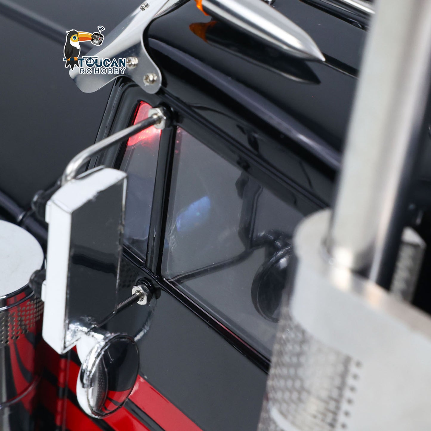 TOUCAN 1/14 RC 8X6 GrandHauler RC Tractor Truck Cab Side Window And Rear‑View Mirror Close‑up, Scale Simulation Cab Exterior Detail Shot