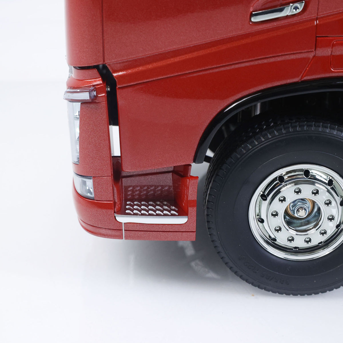 TOUCAN 56362 1/14 RC Wrecker Tow Truck Rear Wheel Close-Up, Wheel Arch, Side Step & Body Panel Detail, Metallic Red Paint Finish