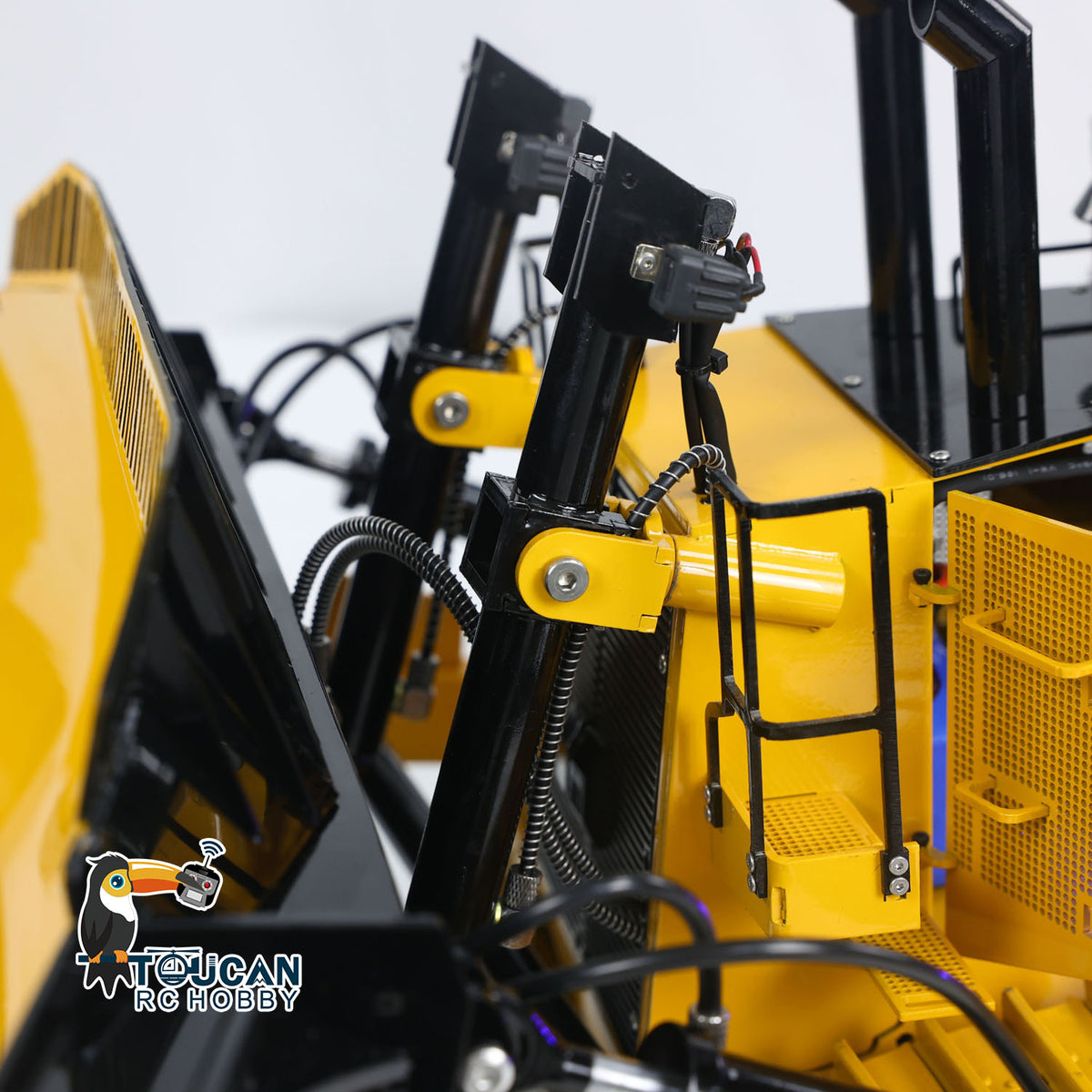 TOUCAN BSM D11T 1/14 Hydraulic Bulldozer Boom Hydraulic Joint Close-Up, Articulated Cylinder & Lifting Mechanism Structure Detail