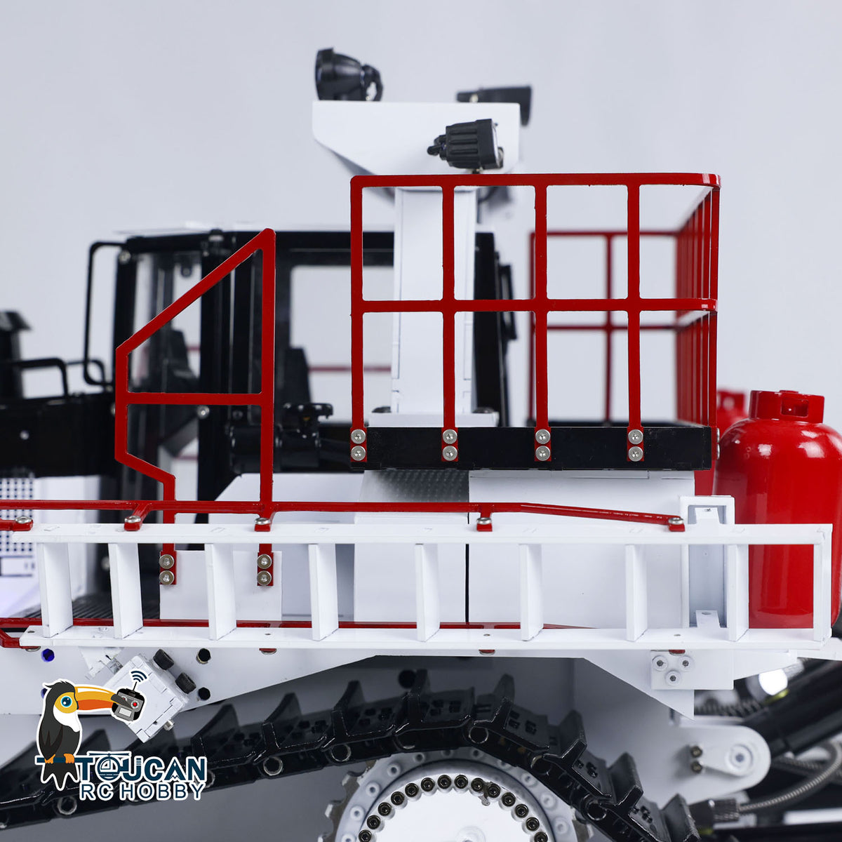 TOUCAN BSM D11T 1/14 Hydraulic Bulldozer Cabin Side Close-Up, Safety Guard Rail, Fuel Tank & Side Body Structure