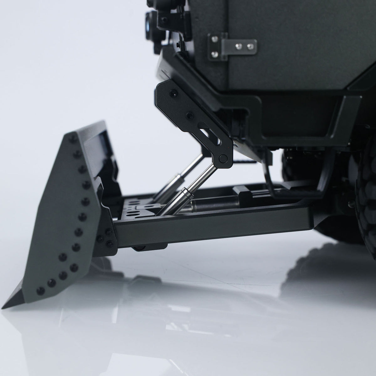 TOUCAN CUB3 1/18 8X8 RC Military Truck Front Dozer Close-Up, Hydraulic Lifting Structure Detail, Heavy Duty Metal Dozer Blade