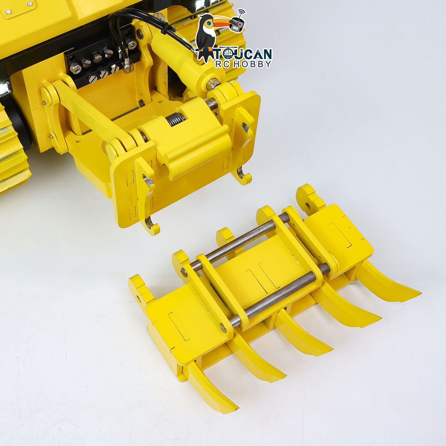 Toucan D155AX 1/12 metal hydraulic RC bulldozer rear hitch detail