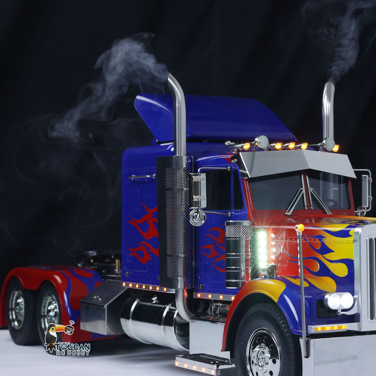 TOUCAN GrandHauler 56344 1/14 RC 6X4 Tractor Truck Front Close-Up, Working Smoke Unit, Realistic Exhaust Effect & Side Light Detail