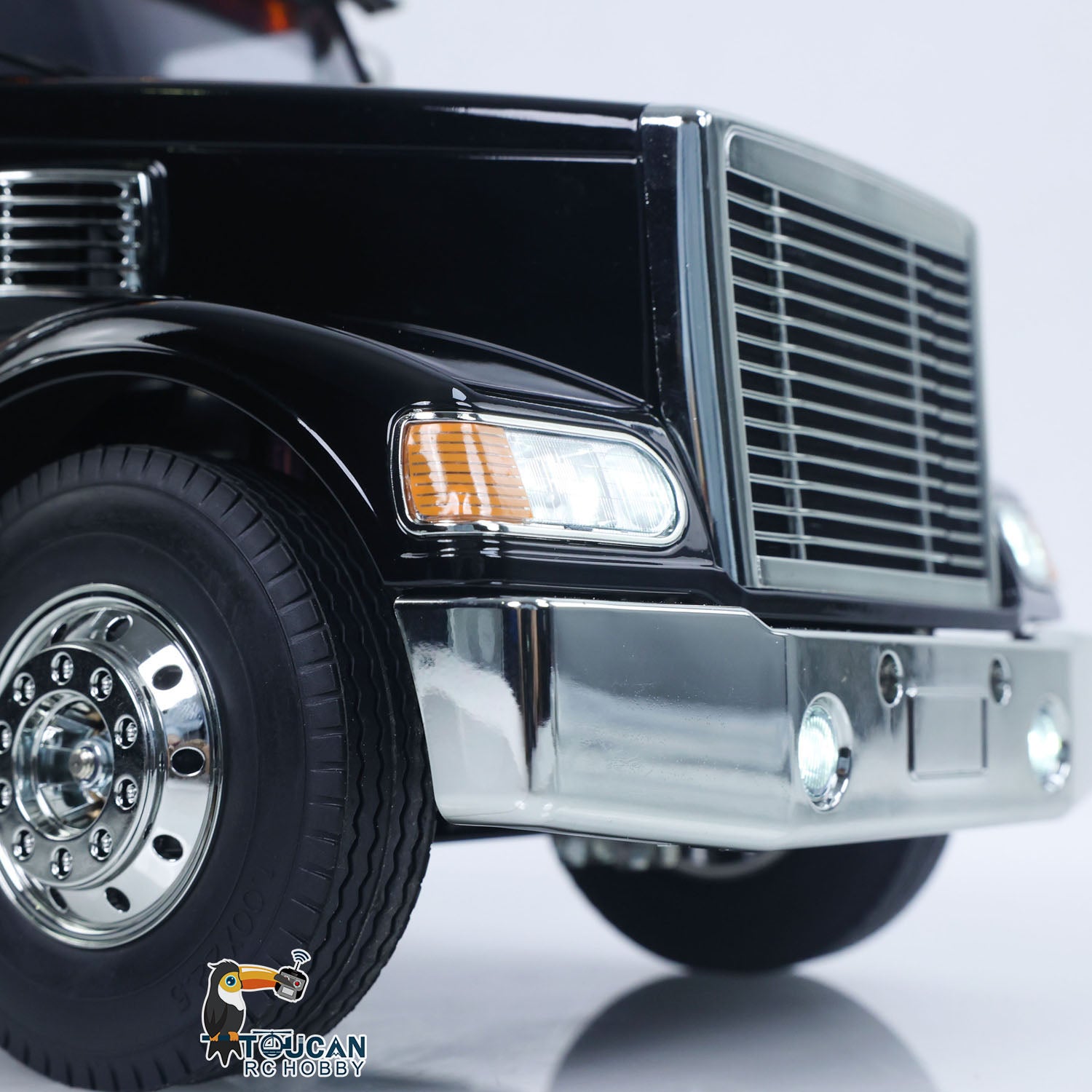 TOUCAN 1/14 RC 56314 Black Knight Semi‑Truck Front Facade Close‑Up, Chrome Bumper, Headlamp And Polished Chrome Wheel Hub With Rubber Tire