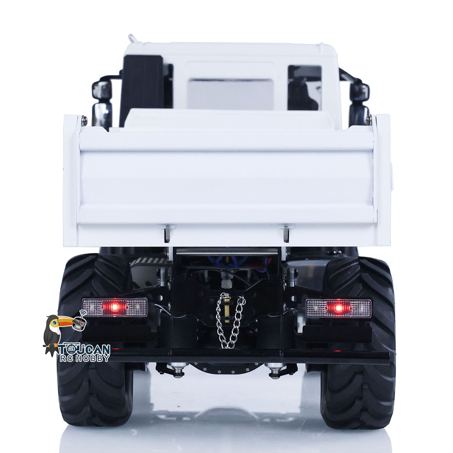 TOUCAN MD 1/14 RC 4x4 Hydraulic Dump Truck Straight Rear View, Rear Taillight Assembly, Hanging Safety Chain, Closed White Cargo Bed Rear Panel