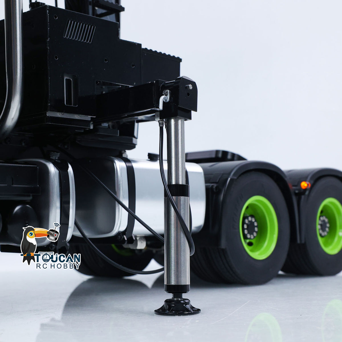 TOUCAN 1/14 RC Tractor Truck Rear Chassis Close‑Up, Working Hydraulic Outrigger, LESU Metal 6x6 Axles, Green Decorative Wheel Hubs
