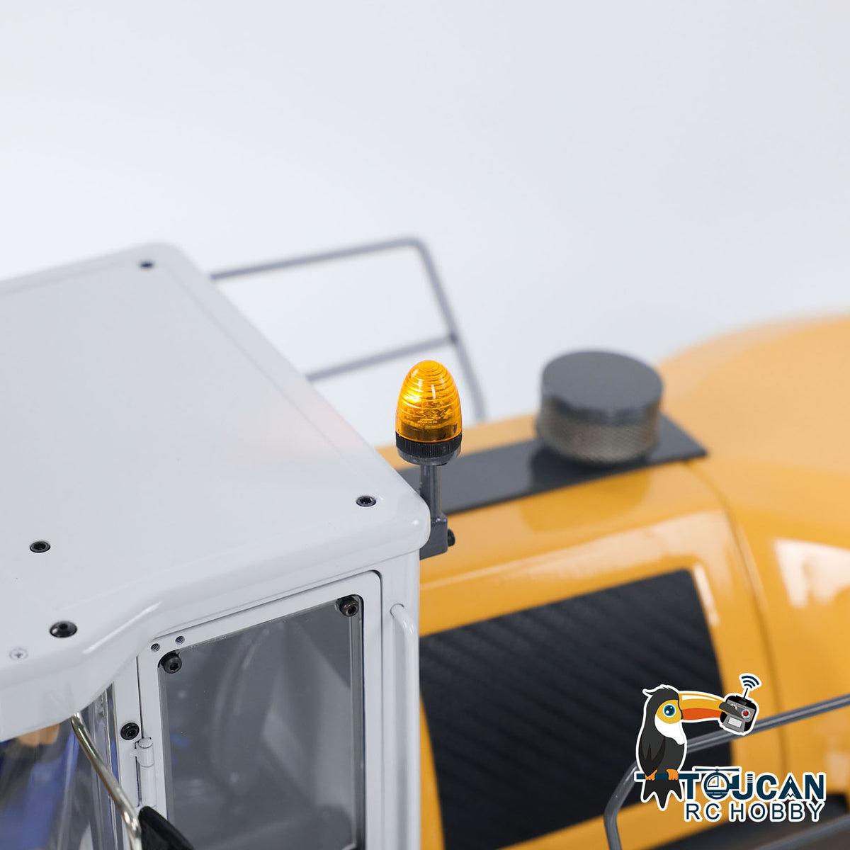 XDRC 580 1/14 RC Hydraulic Wheel Loader White Cabin Roof Close-Up, Warning Light & Roof Structure, Polycarbonate Cabin Window