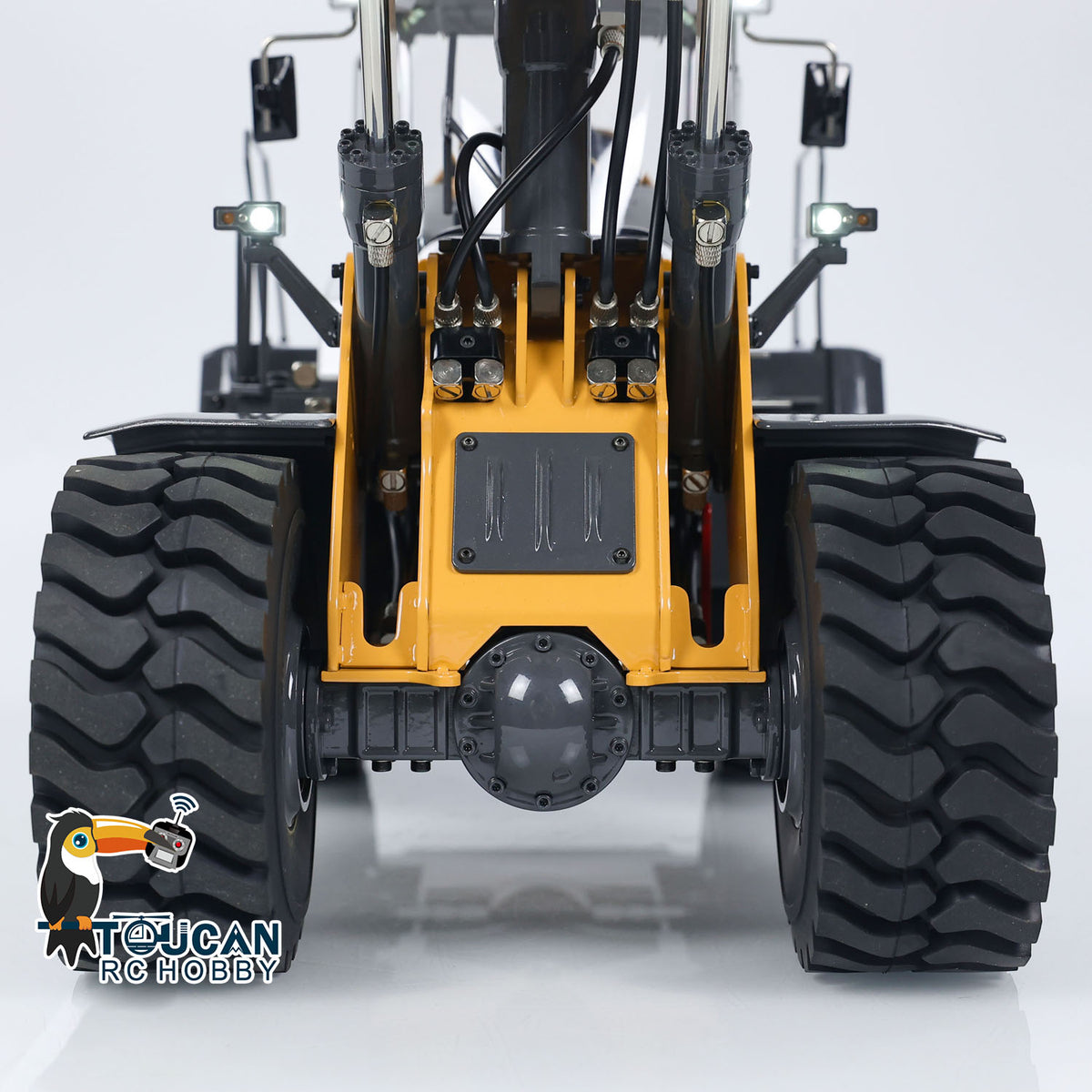 XDRC 580 1/14 RC Hydraulic Wheel Loader Yellow Straight Front Head-On View, Front Grille, Headlights & Wide Bucket Display