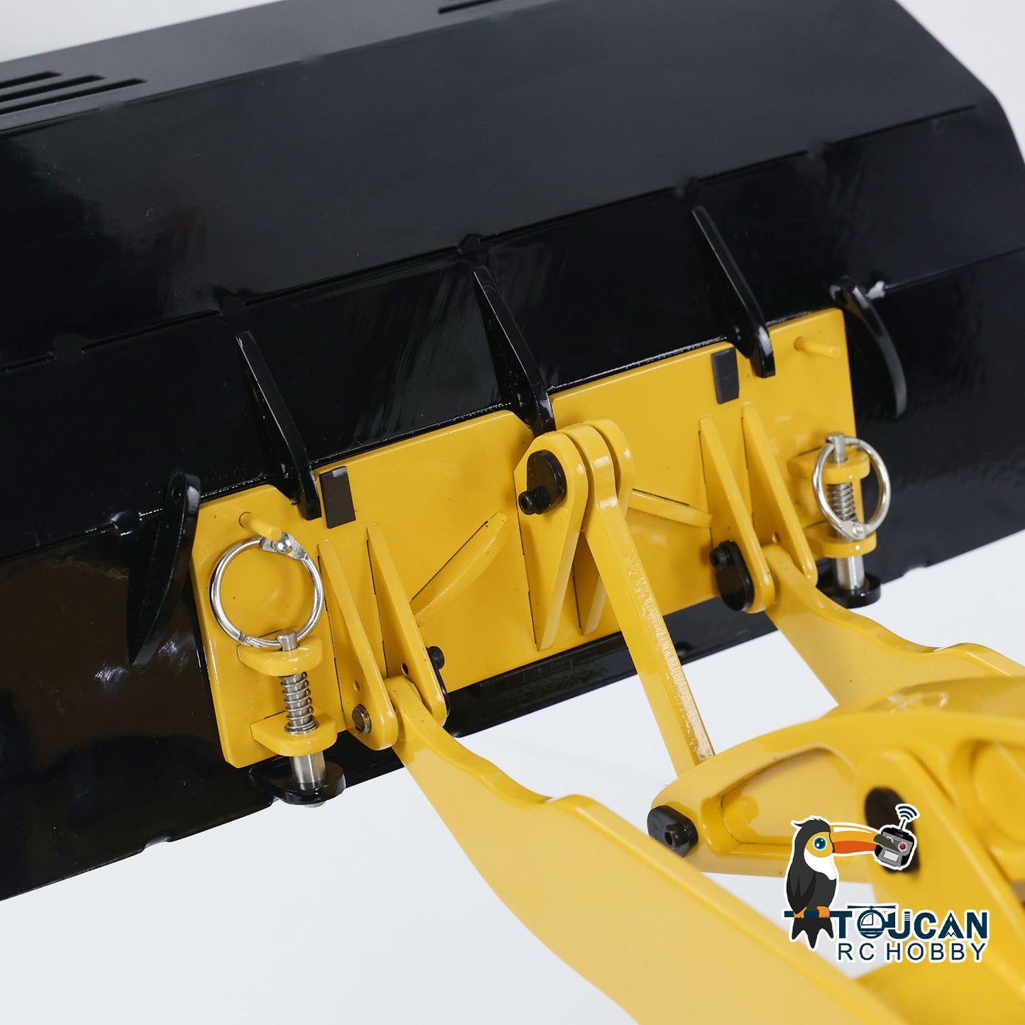 XDRC RC Loader WA470 Quick Attachment Change Mechanism and Lock System Detail