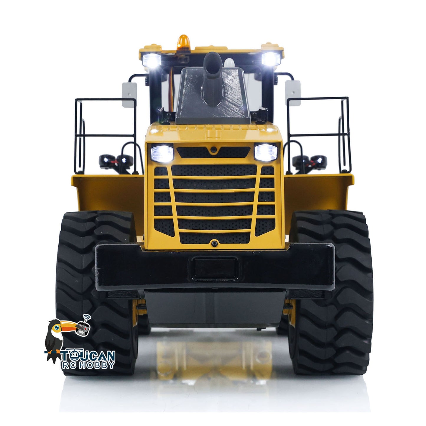 XDRC WA470 RC Loader Rear View Engine Cover and Hydraulic System Detail