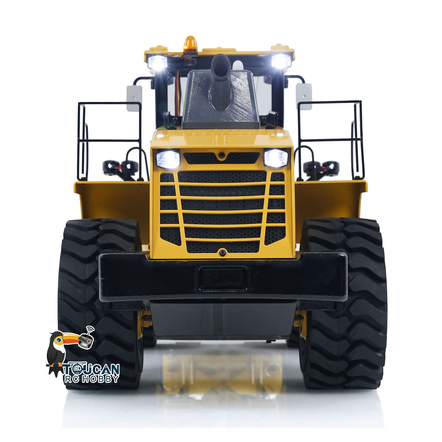 XDRC WA470 RC Loader Rear View Engine Cover and Hydraulic System Detail