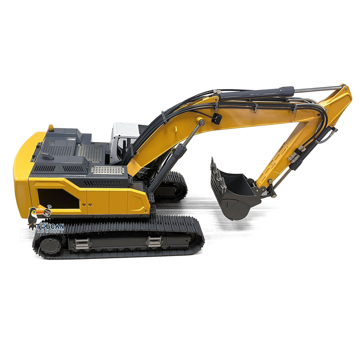 XDRC‑945 1/14 RC Hydraulic Excavator Metal Track Chassis Close‑Up, Precision Metal Track And Drive System Detail