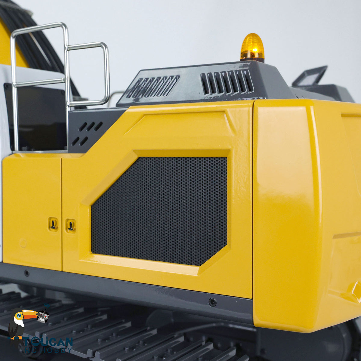 XDRC‑945 1/14 RC Hydraulic Excavator Upper Hull Close‑Up, Warning Beacon Light And Cooling Grille Simulated Exterior Details