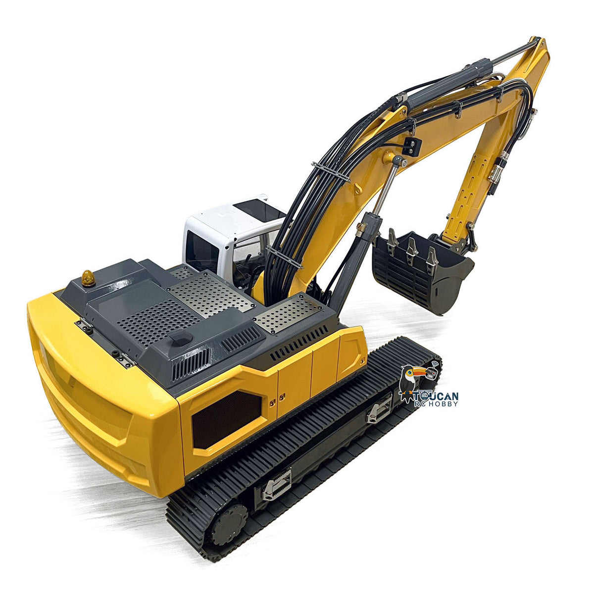 XDRC‑945 1/14 RC Hydraulic Excavator Yellow Rear Oblique Profile View, Lamp Housing, Mirrors And Interior Are Plastic Components